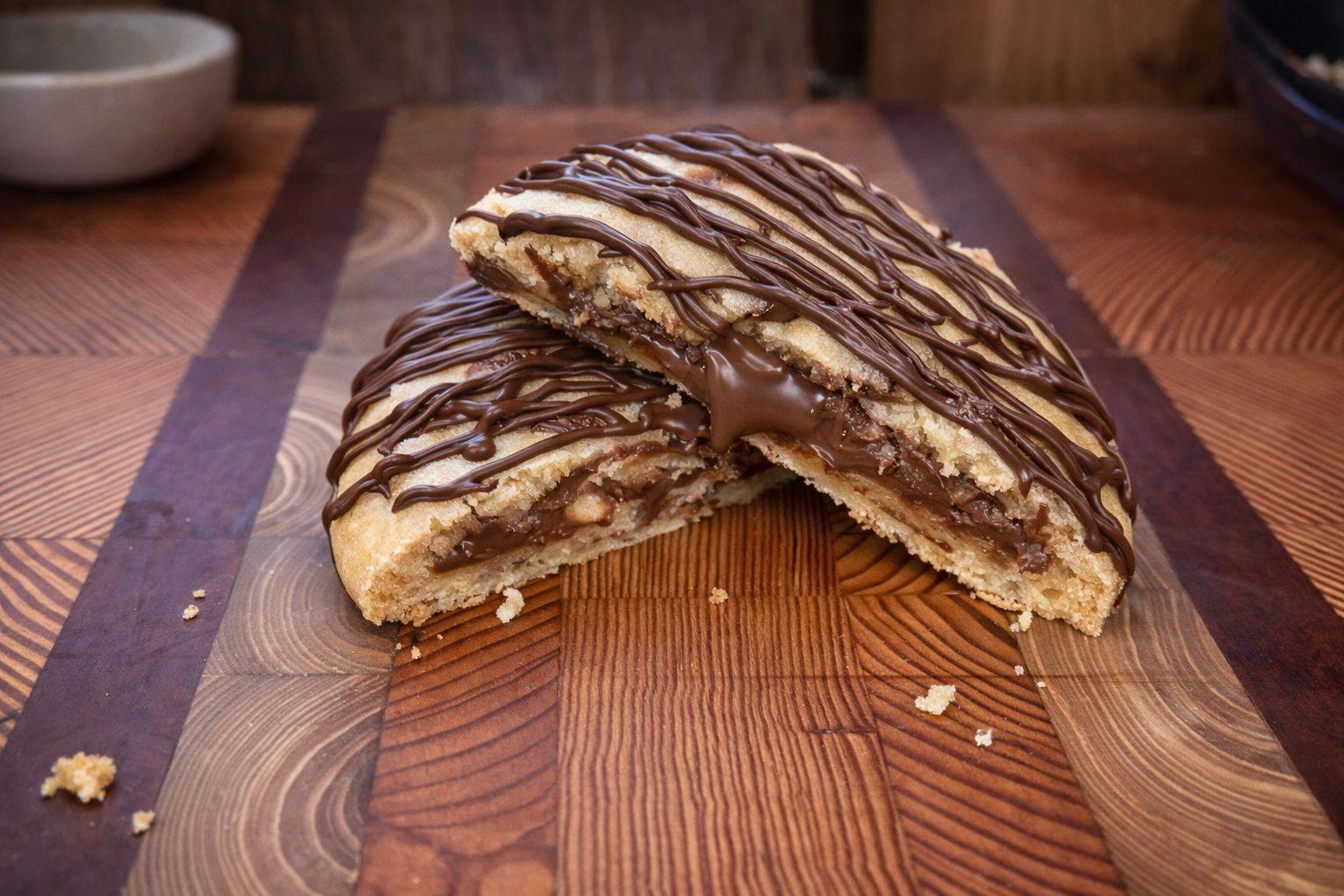 Nutella Stuffed Chocolate Chip Cookie